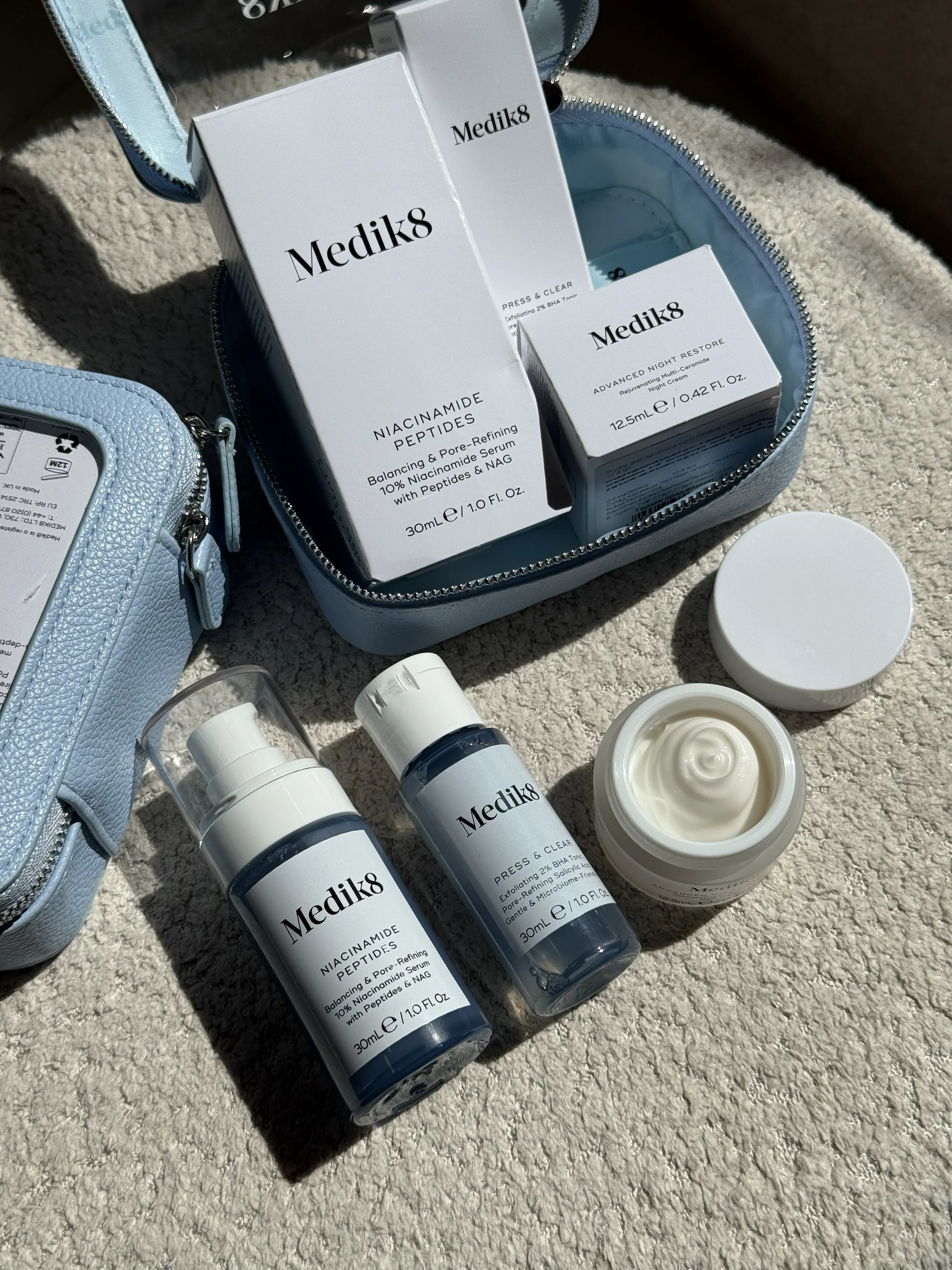 Medik8 Travel Ready Skin Зручний набір для сяйва та комфорту шкіри