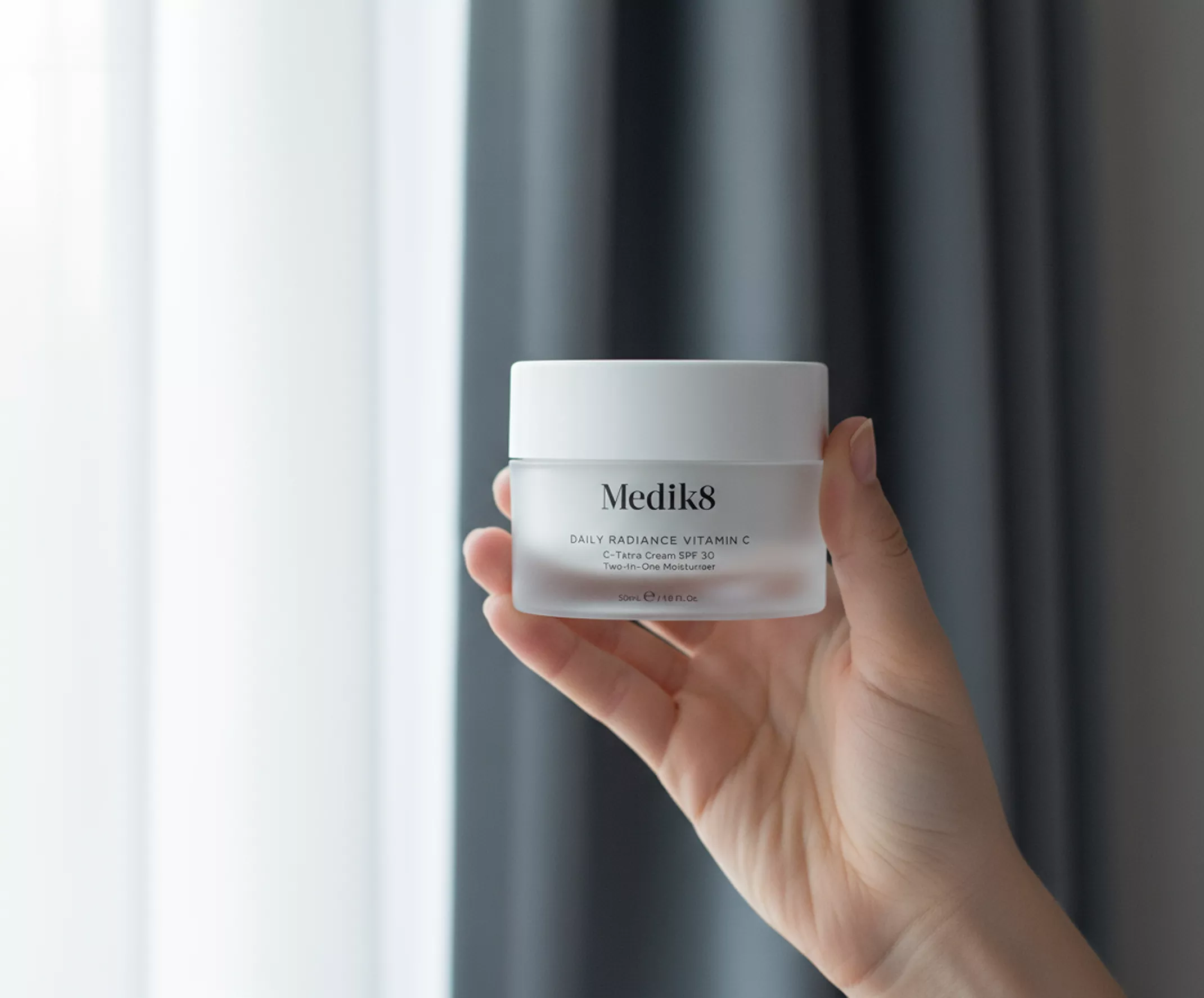 Medik8 Daily Radiance Vitamin C SPF 30 Денний крем з вітаміном С та SPF 30 - Фото - 16