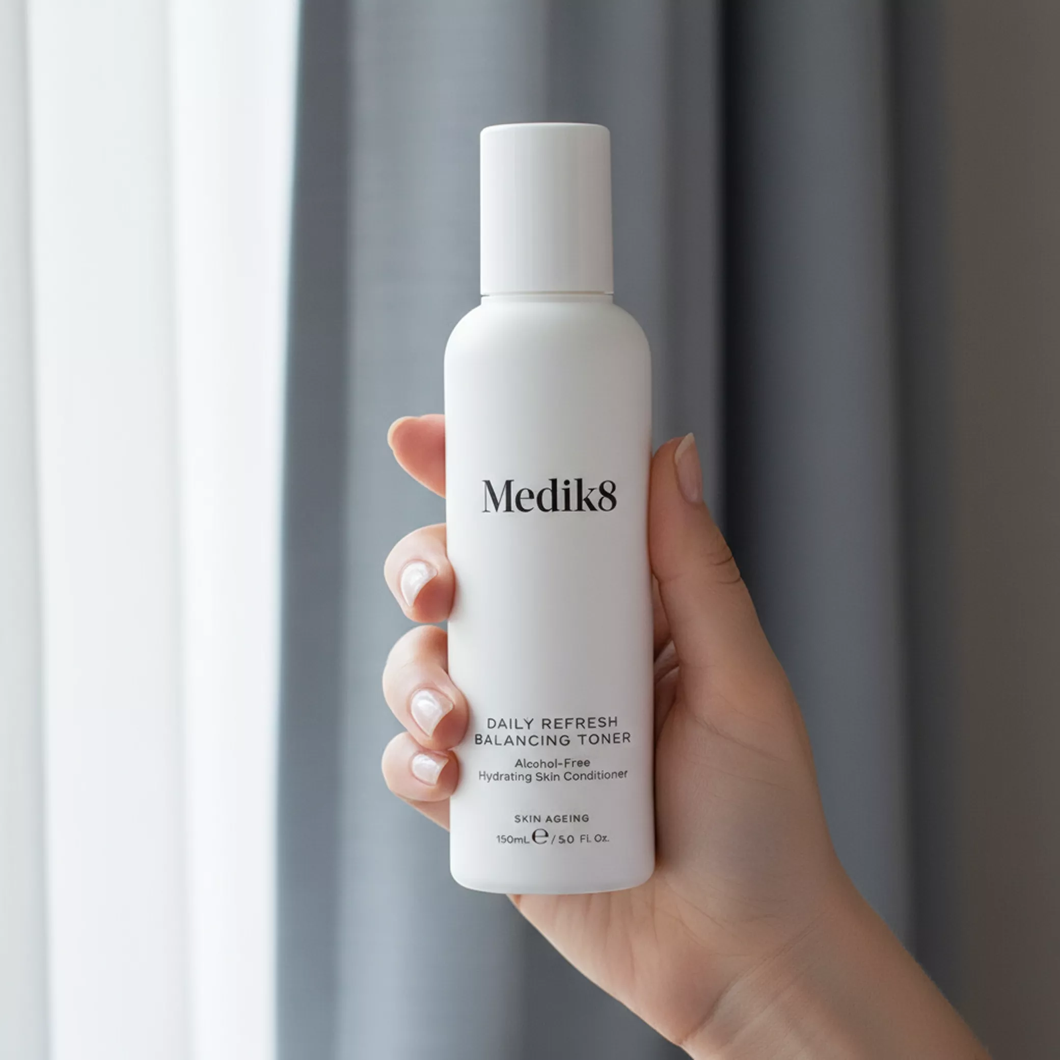 Medik8 Daily Refresh Balancing Toner Тонік, що вирівнює баланс шкіри - Фото - 29